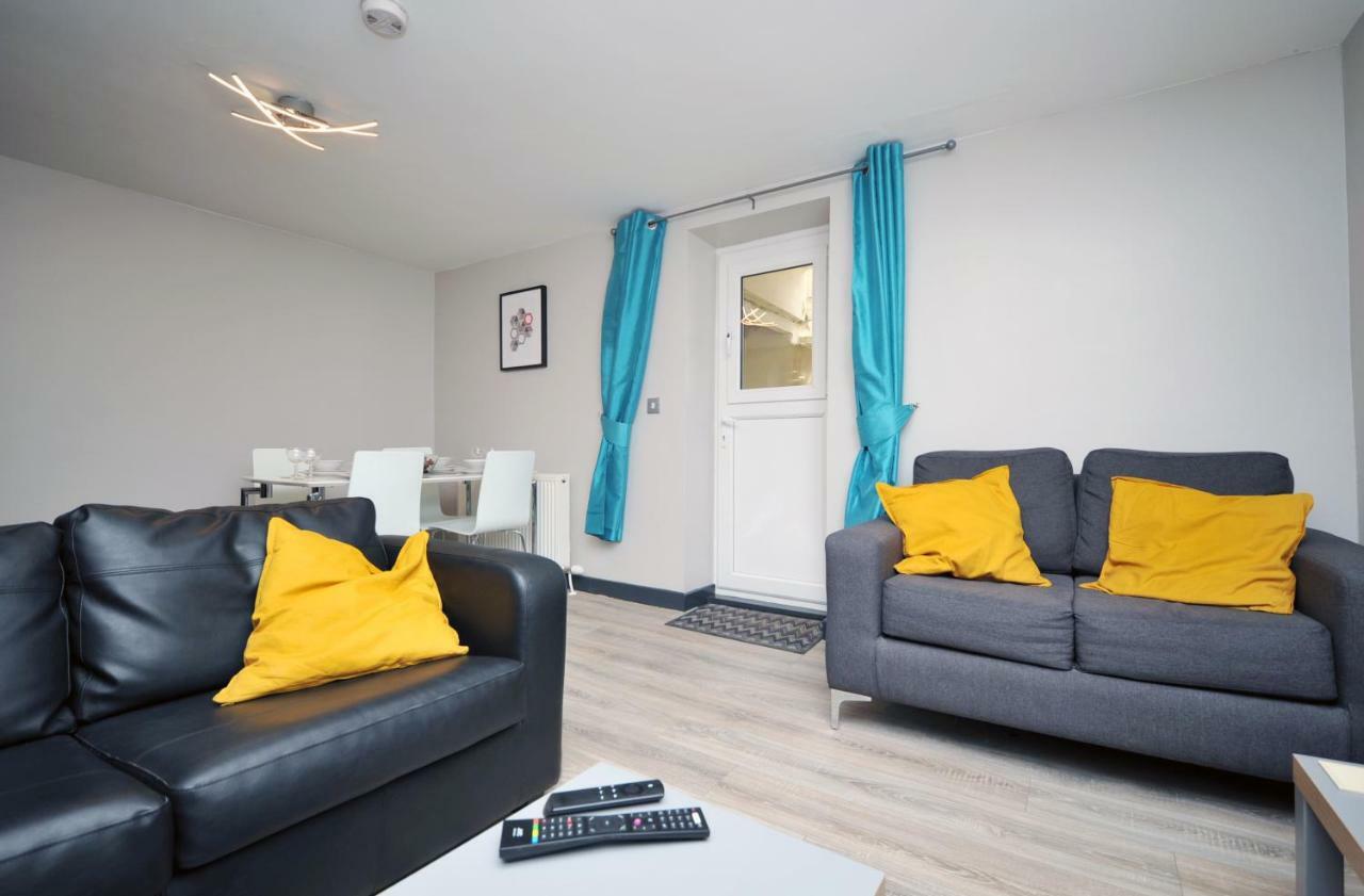 Stone'S Throw City Centre - Tv In Every Bedroom! Swansea Exterior photo